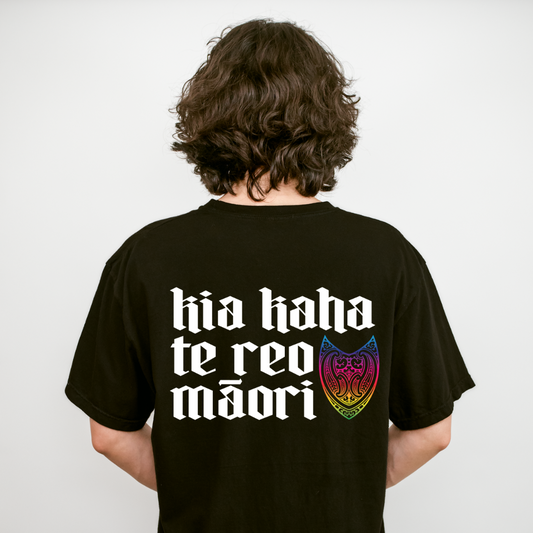 Kia kaha te reo Māori Tee