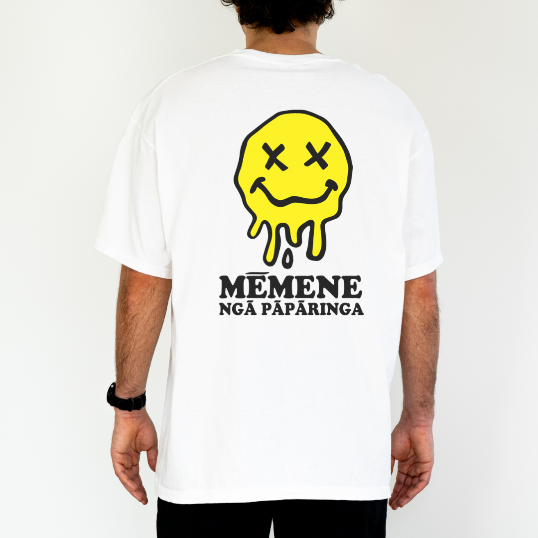 memene ngā pāpāringa (Smile Out Loud)